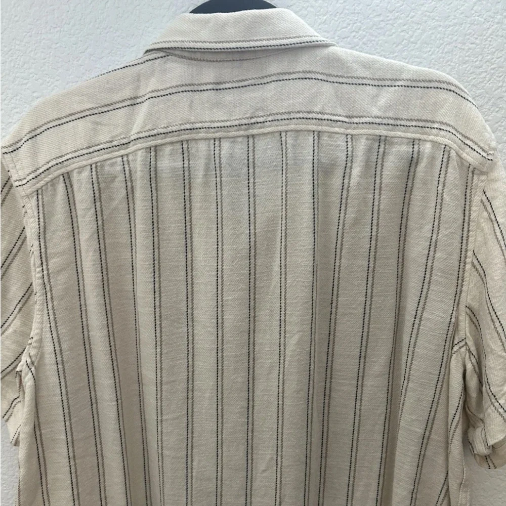 Banana Republic Short Sleeve Resort Wear Lightweight Button Down Shirt - Picture 7 of 15
